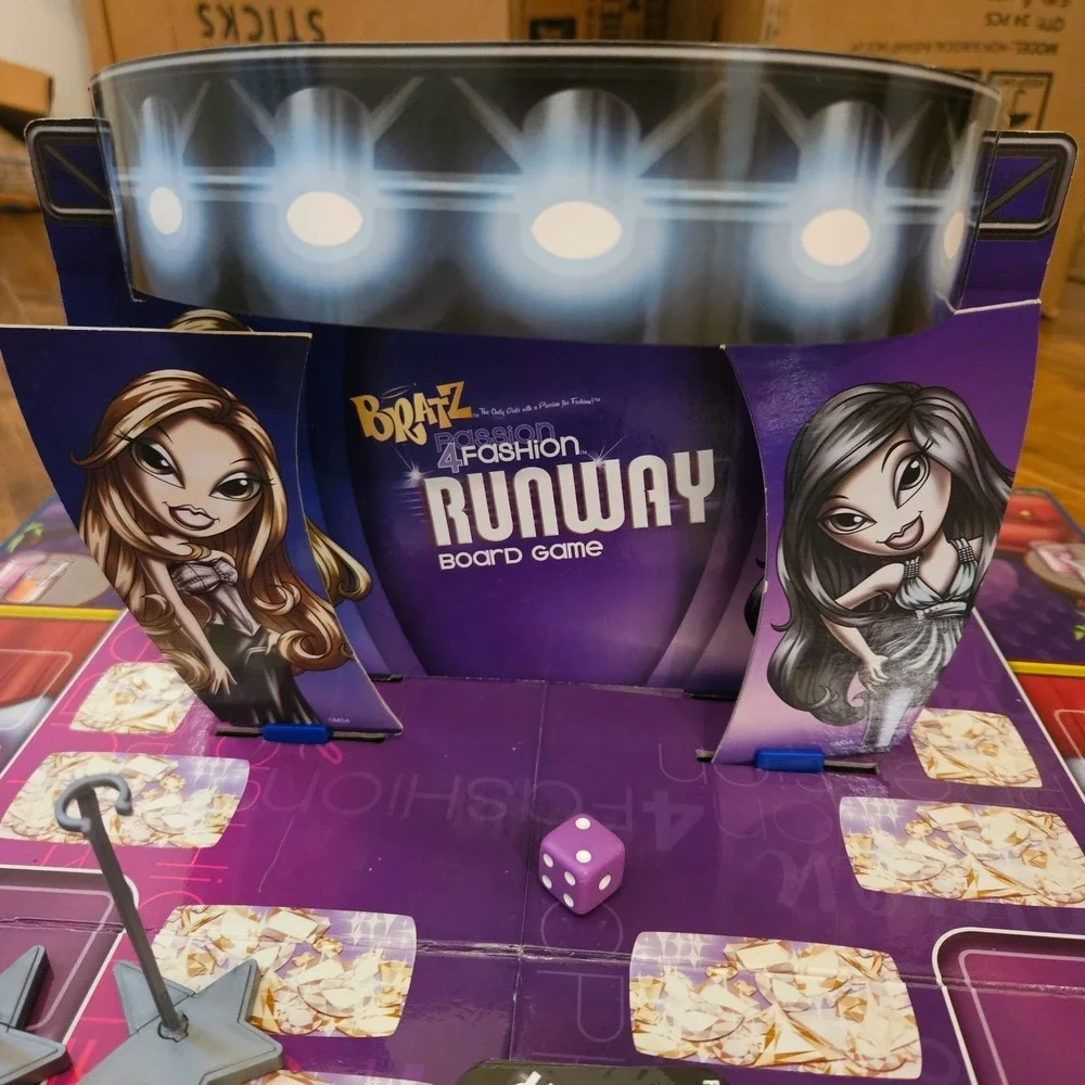 Bratz Passion 4 Fashion Runway Board Game Complete 2005 MGA 3 Dolls CD Poster
